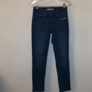 Women’s mid rise skinny Levi’s Sz 4